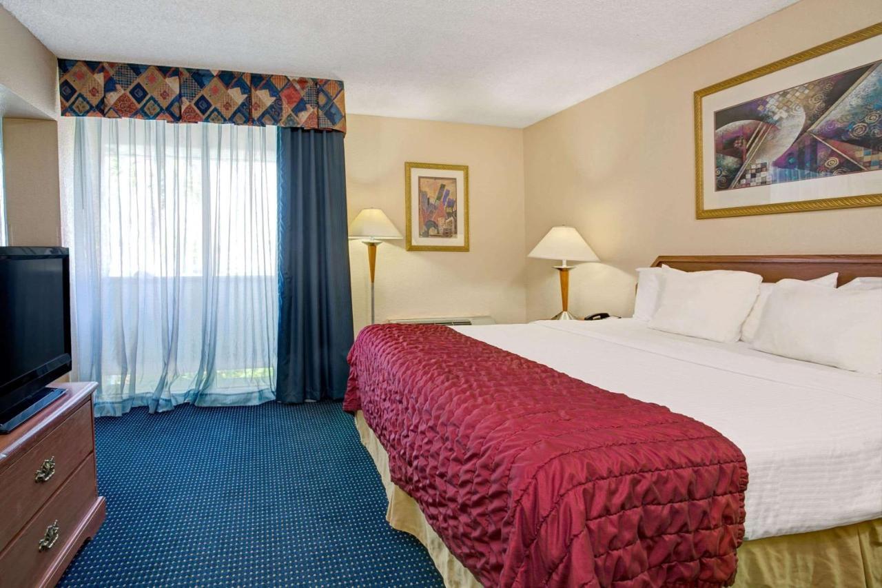 Garnet Inn & Suites Orlando Exteriör bild