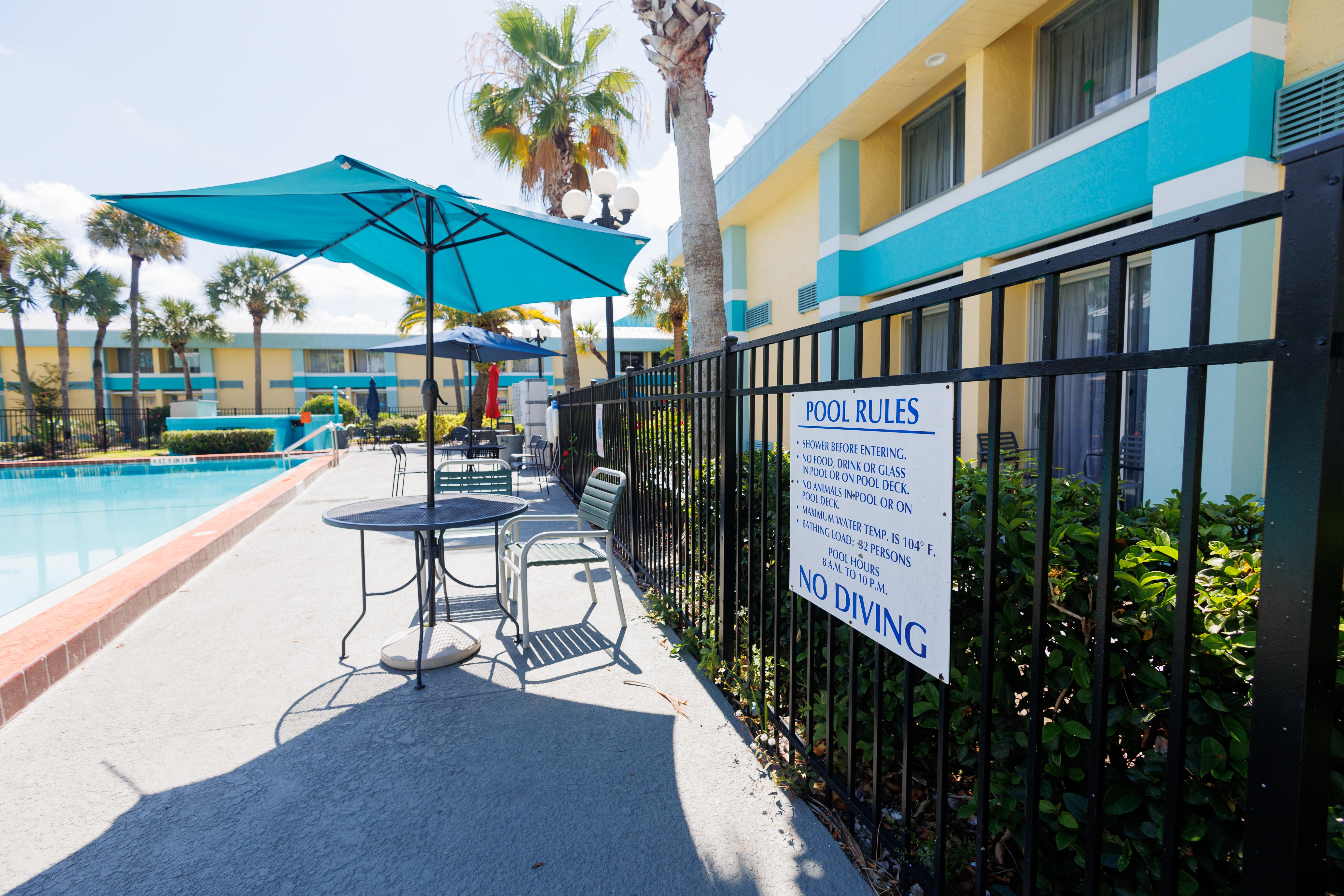 Garnet Inn & Suites Orlando Exteriör bild