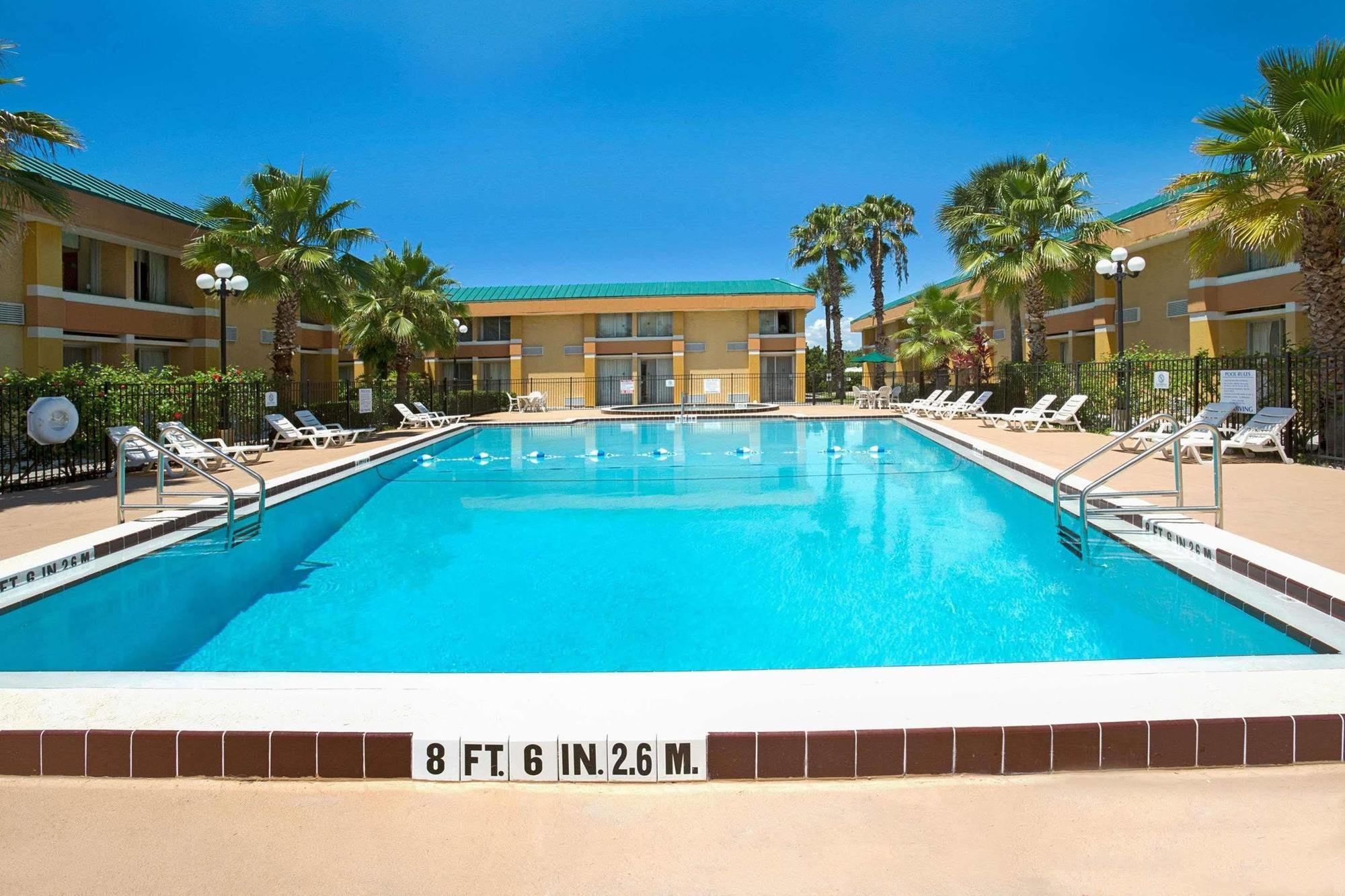 Garnet Inn & Suites Orlando Exteriör bild