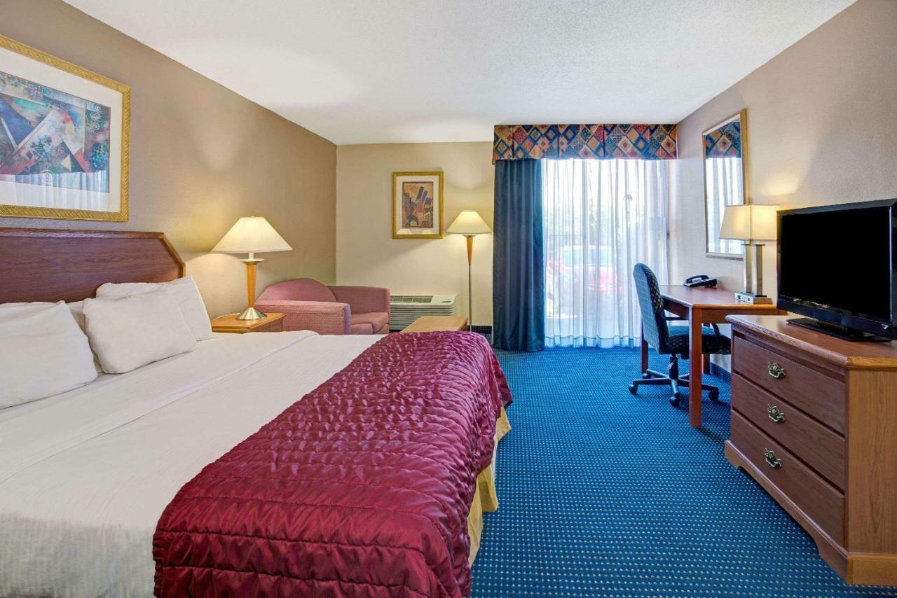 Garnet Inn & Suites Orlando Exteriör bild